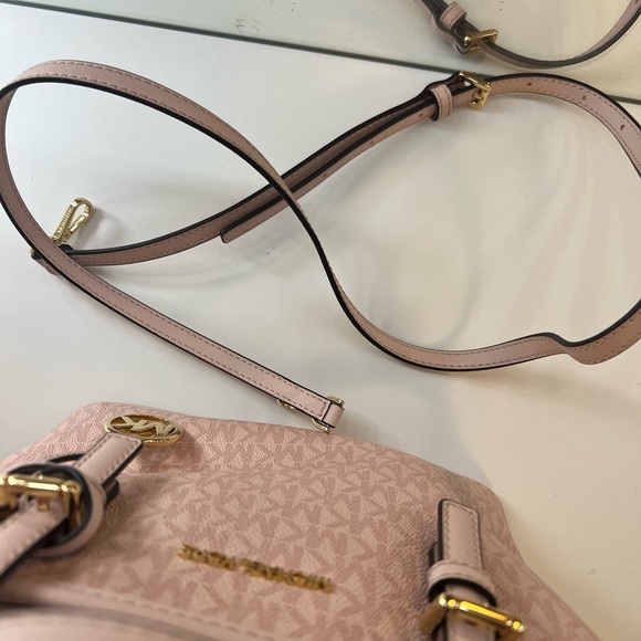 MICHAEL KORS PINK BAG with optional shoulder strap , mint condition, beautiful - Picture 6 of 11